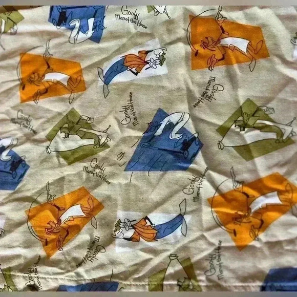 Disney Store Goofy Button Down Shirt Men’s Medium Hawaii Rayon Geometric - Picture 2 of 7